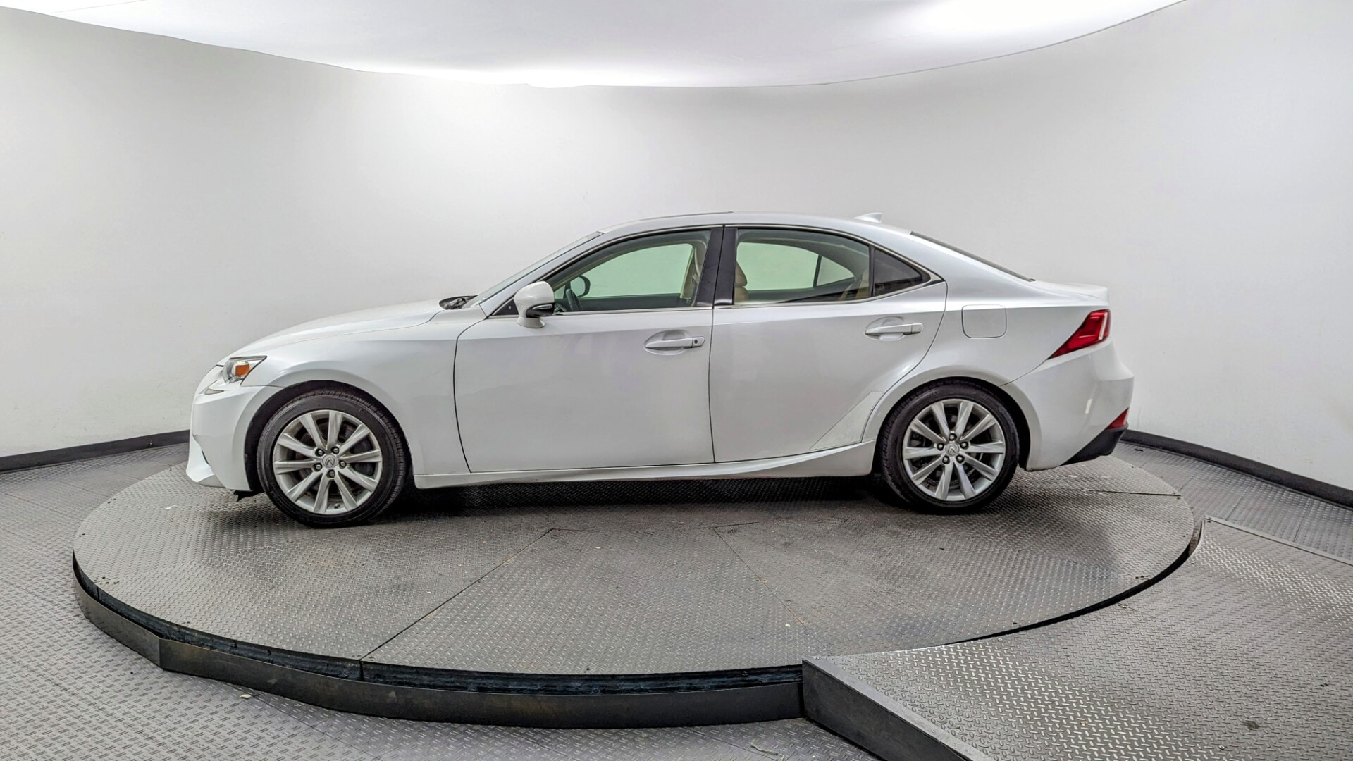 used vehicle - SEDAN LEXUS IS 200T 2016