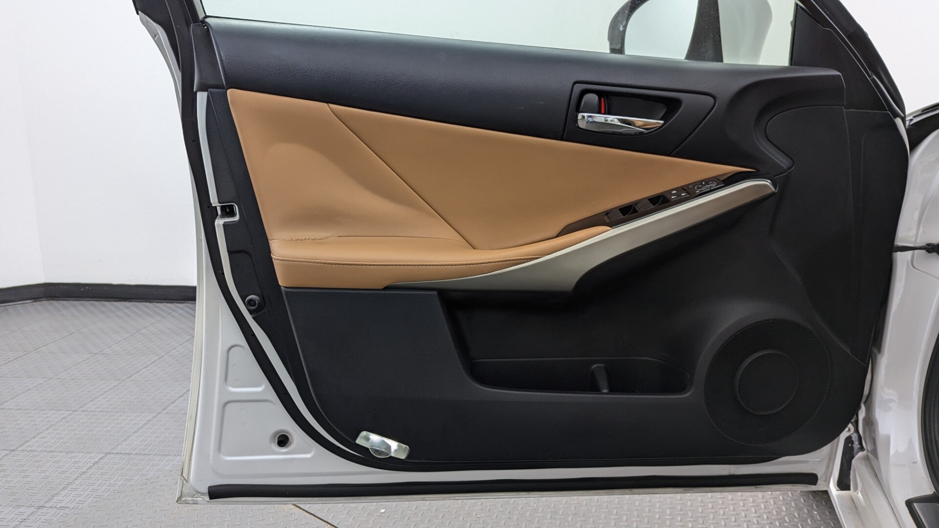 used vehicle - SEDAN LEXUS IS 200T 2016