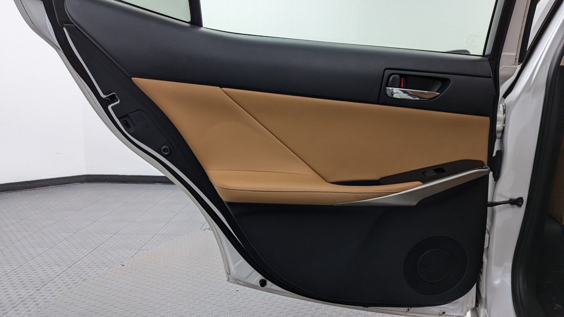 used vehicle - SEDAN LEXUS IS 200T 2016