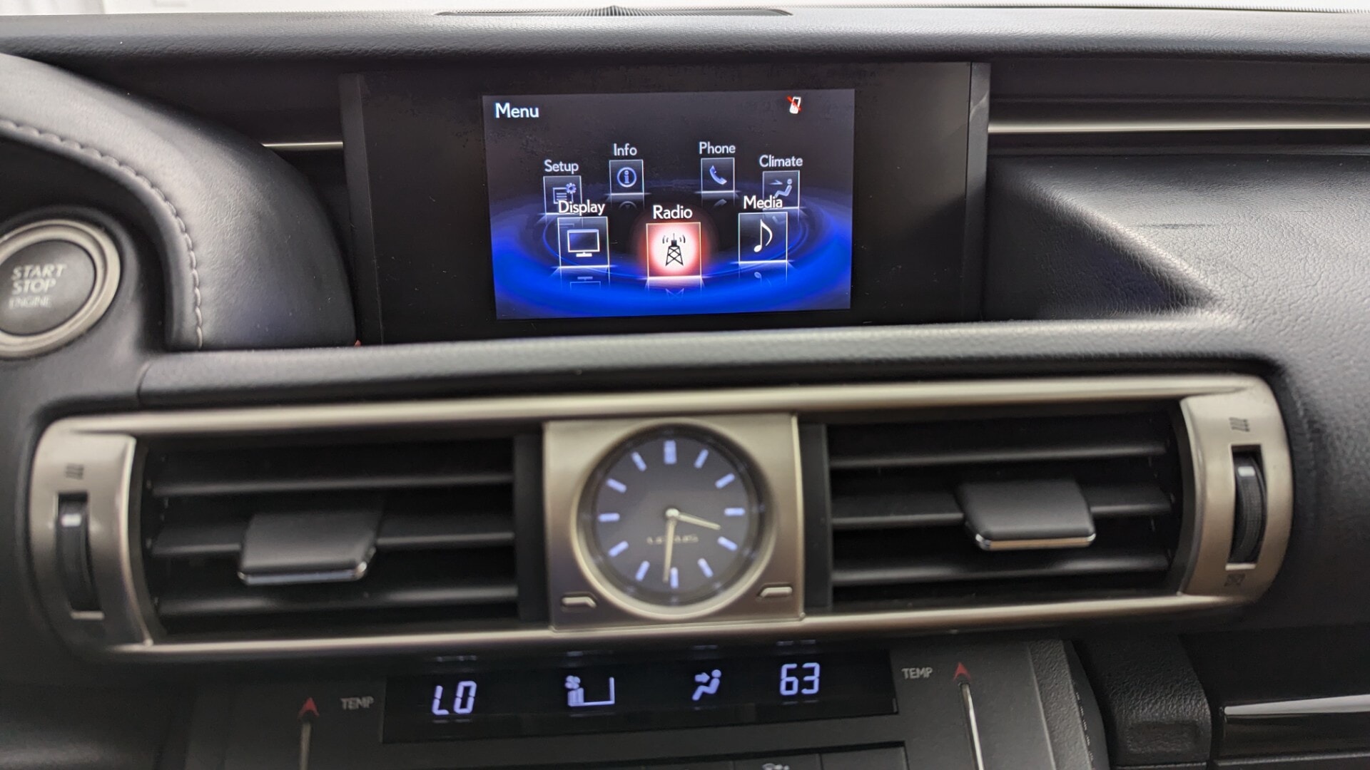 used vehicle - SEDAN LEXUS IS 200T 2016