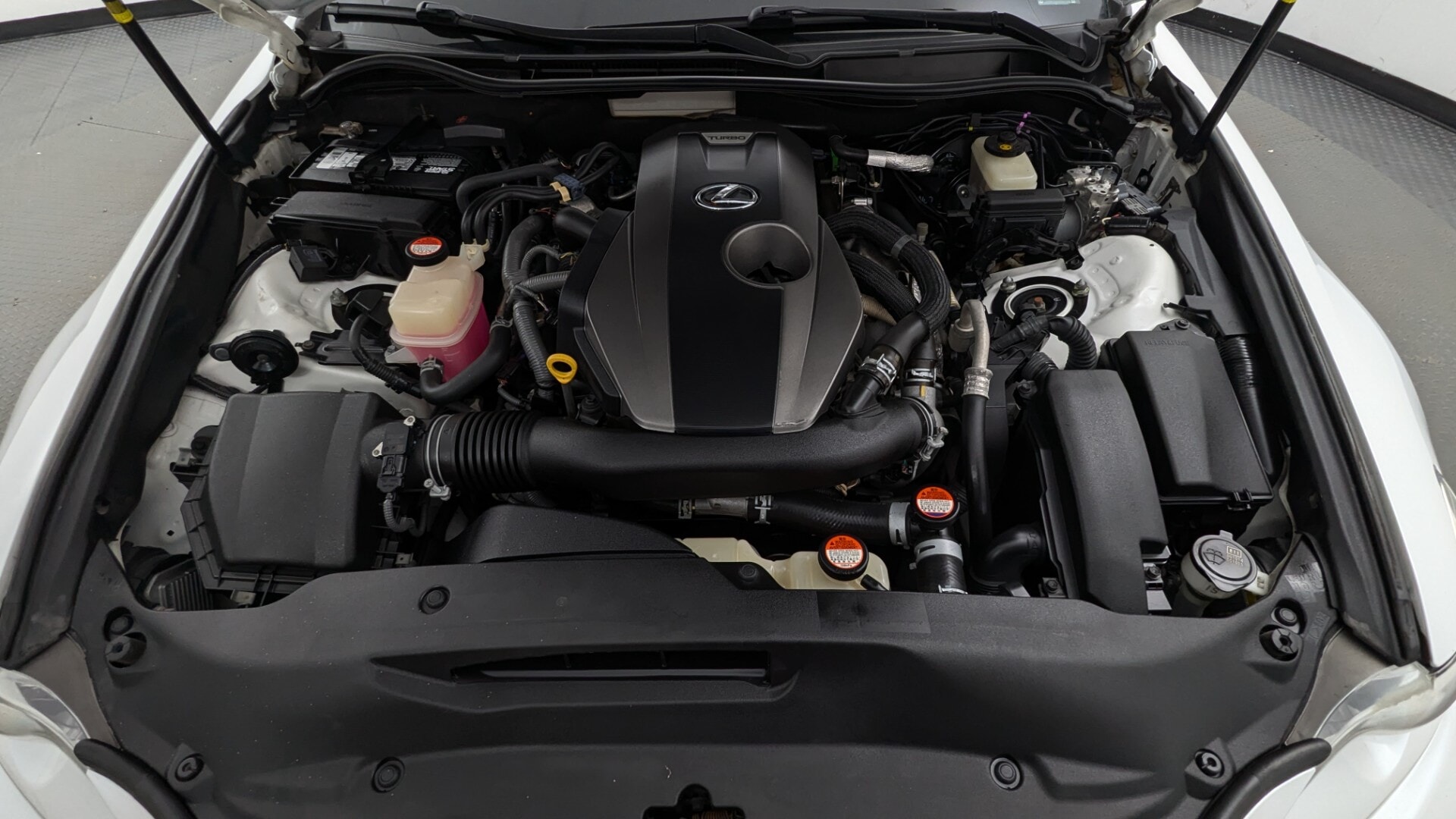 used vehicle - SEDAN LEXUS IS 200T 2016