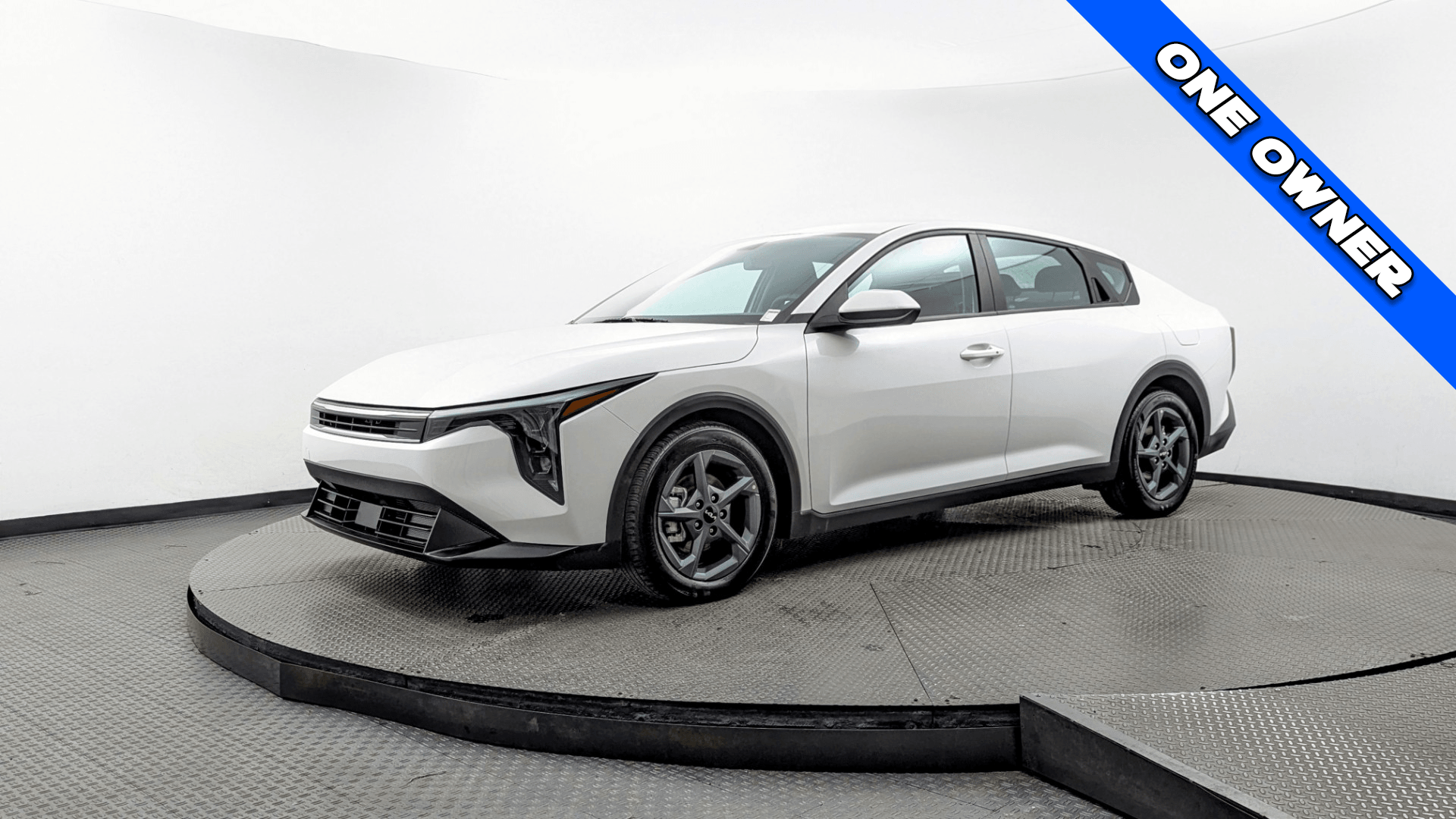 2025 Kia K4 LXS's photo