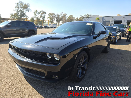 2020 Dodge Challenger SXT's photo