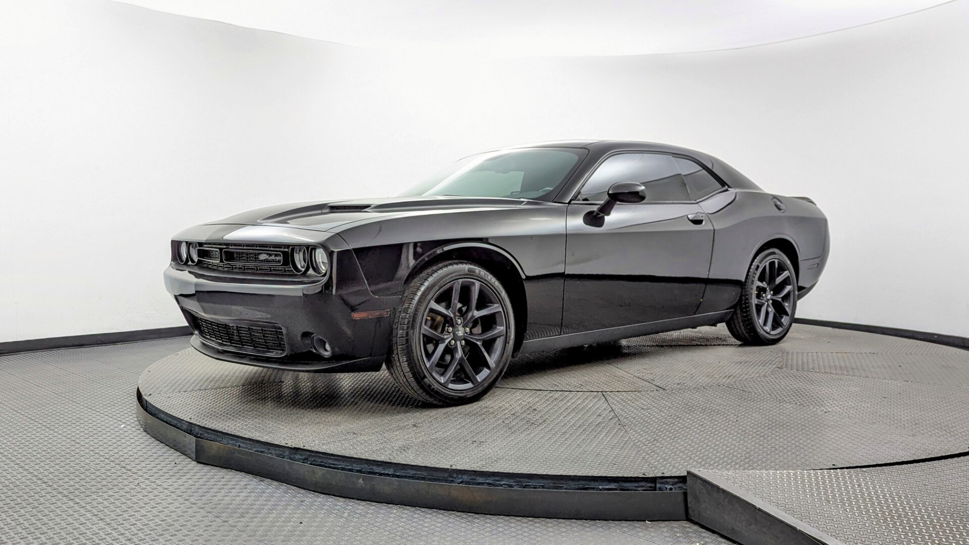 2020 Dodge Challenger SXT's photo