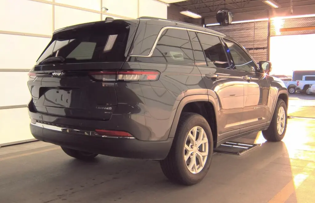 Florida Fine Cars - Used JEEP GRAND CHEROKEE 2023 MIAMI LIMITED