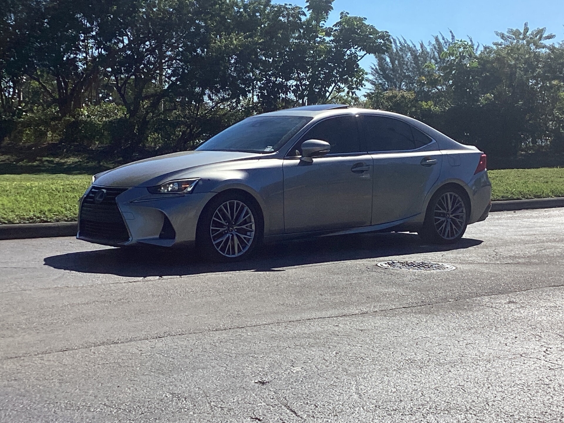 used vehicle - SEDAN LEXUS IS 2017