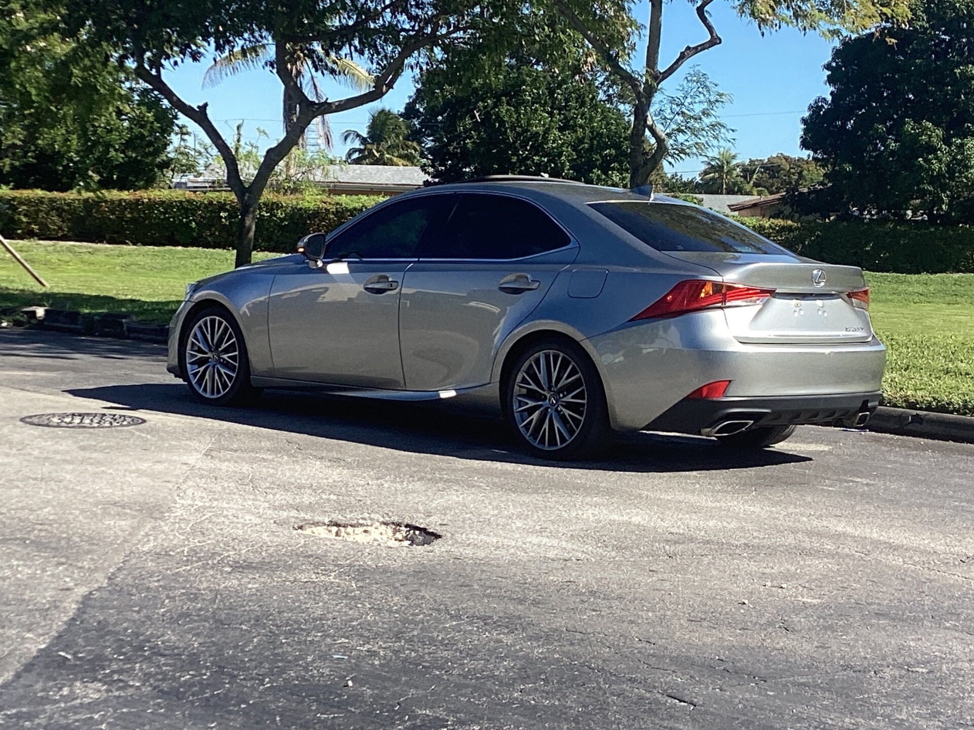 used vehicle - SEDAN LEXUS IS 2017
