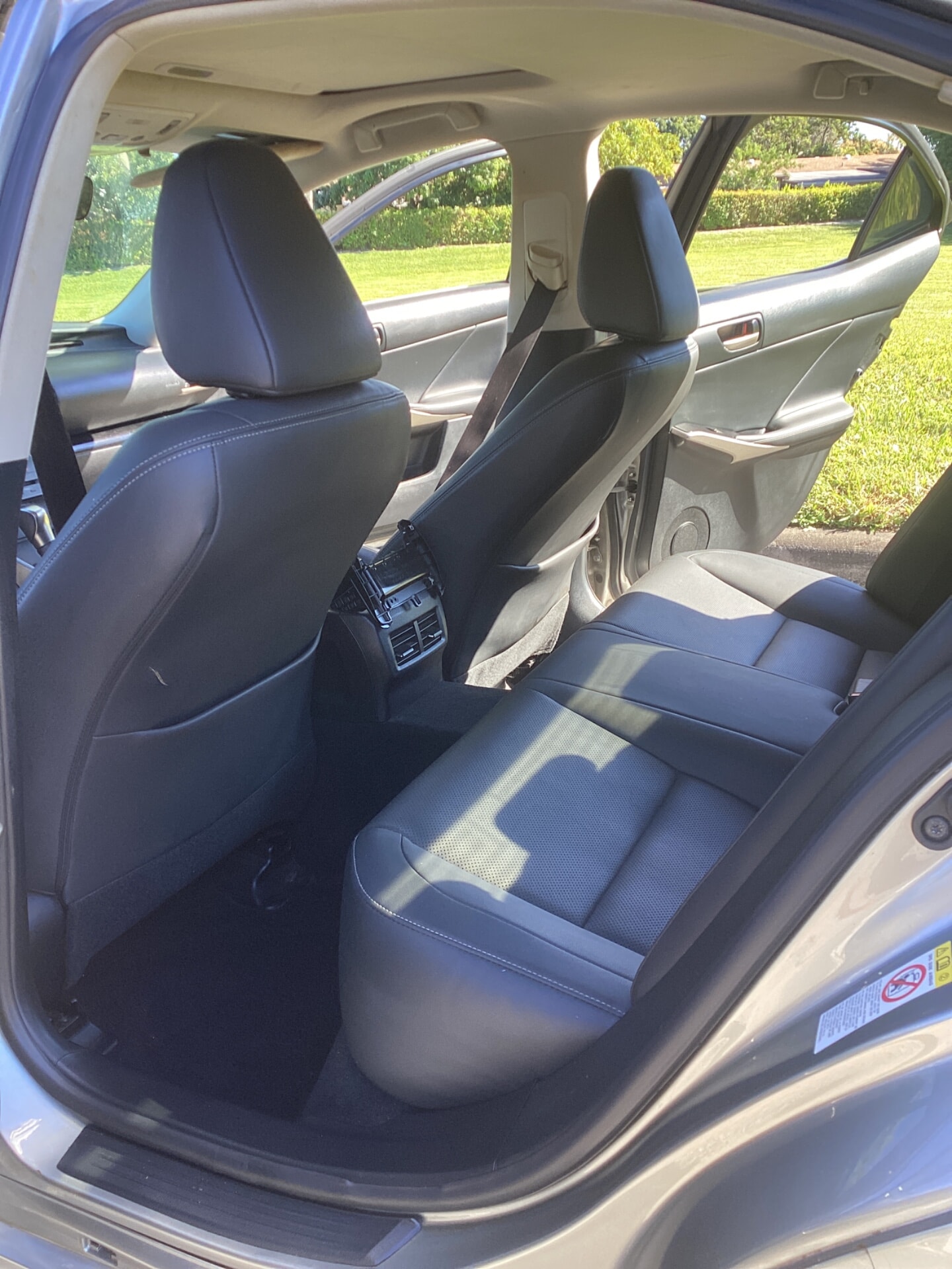 used vehicle - SEDAN LEXUS IS 2017