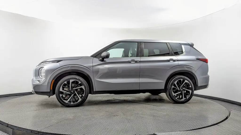 Florida Fine Cars - Used MITSUBISHI OUTLANDER 2024 MIAMI SE