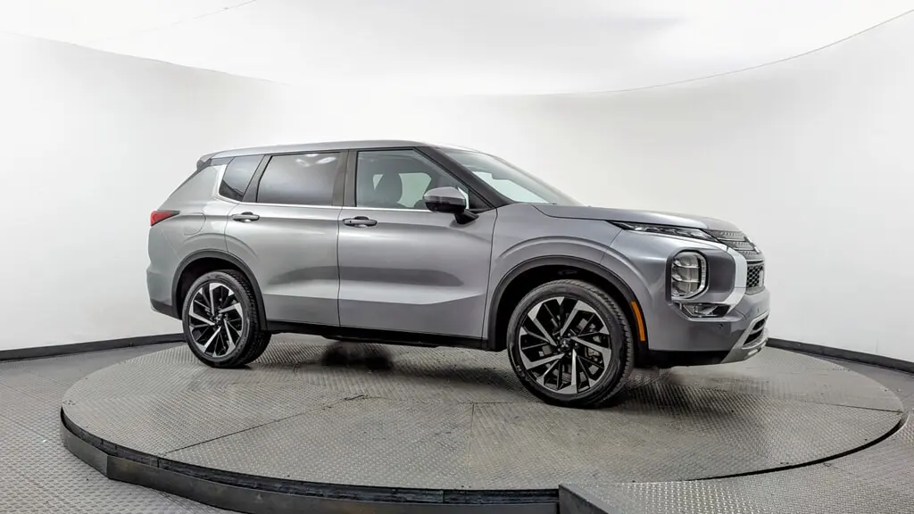 Florida Fine Cars - Used MITSUBISHI OUTLANDER 2024 MIAMI SE