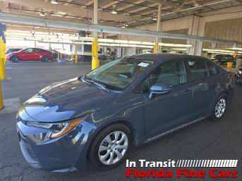 2024 Toyota Corolla LE's photo