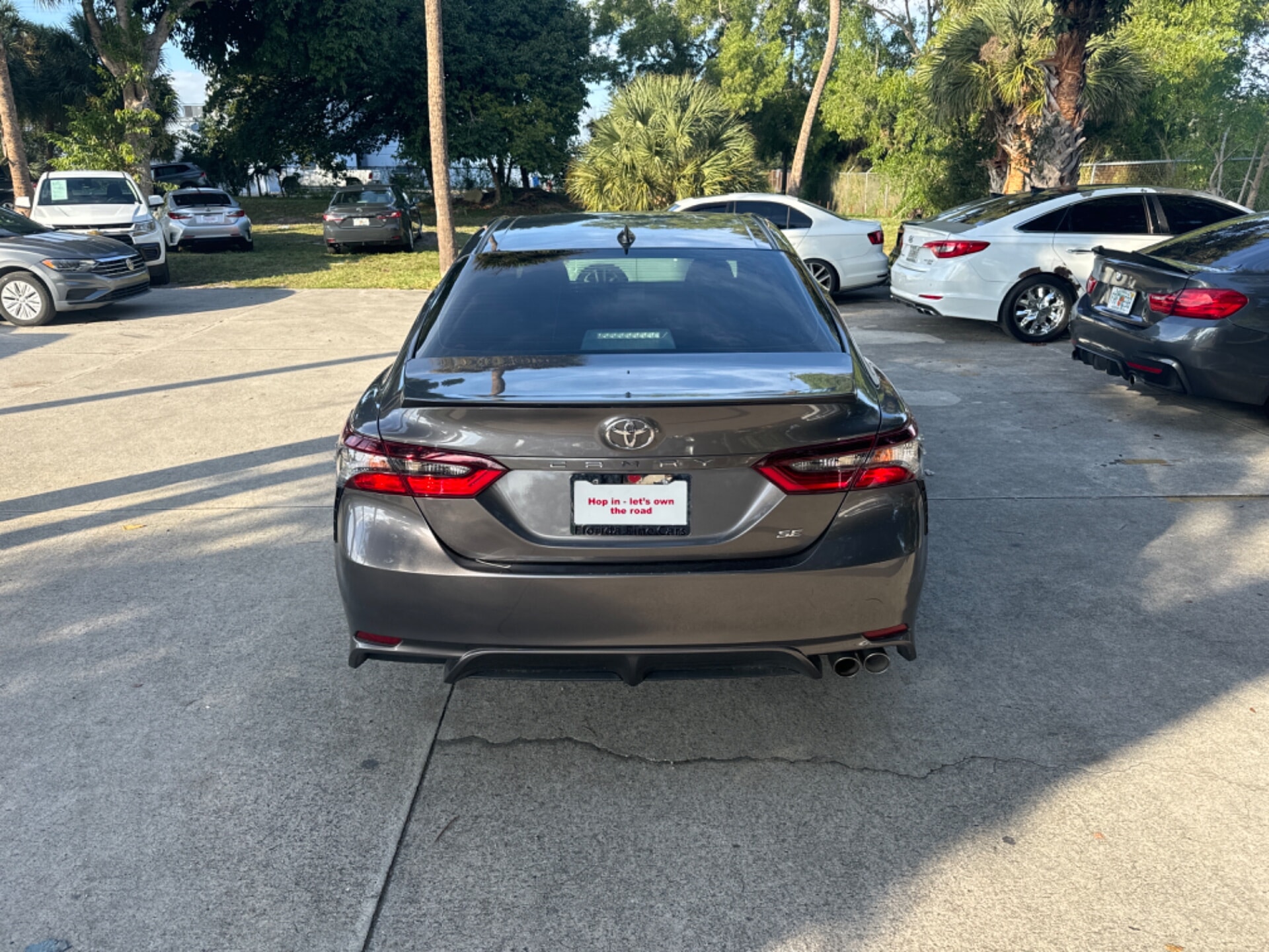 2024 Toyota Camry SE's photo