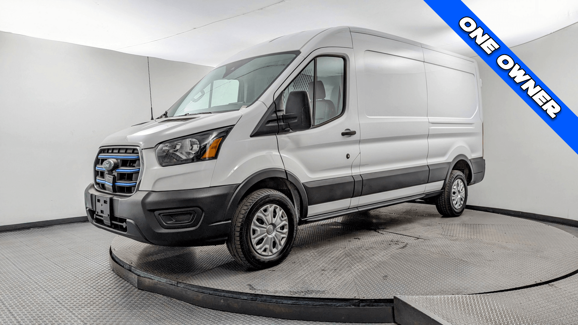 2022 Ford E-Transit BEV 350 Med Roof 148 WB's photo