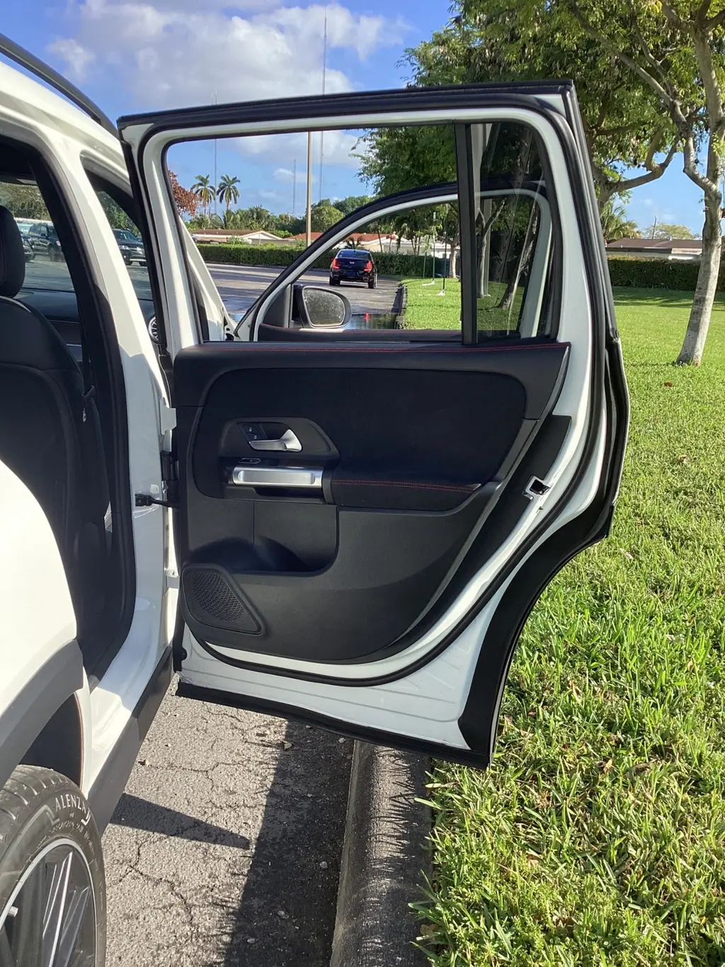 Florida Fine Cars - Used MERCEDES-BENZ GLB 2023 MARGATE GLB 250