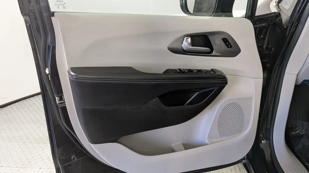 Florida Fine Cars - Used CHRYSLER PACIFICA 2024 ORLANDO TOURING L