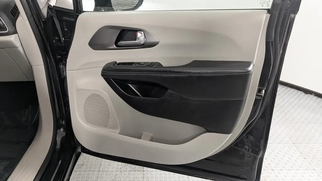 Florida Fine Cars - Used CHRYSLER PACIFICA 2024 ORLANDO TOURING L