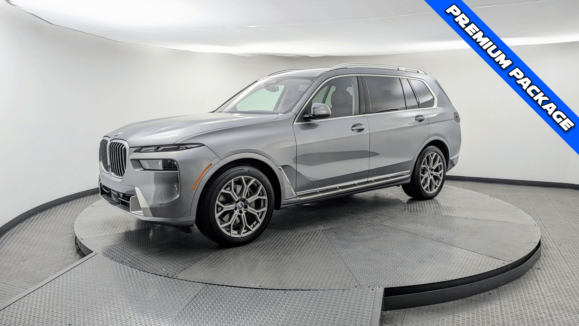 2024 BMW X7 40i's photo