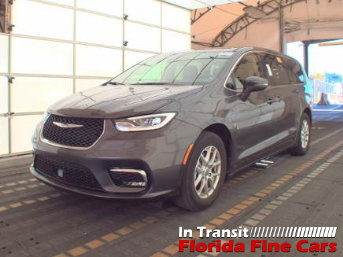 2023 Chrysler Pacifica Touring L's photo