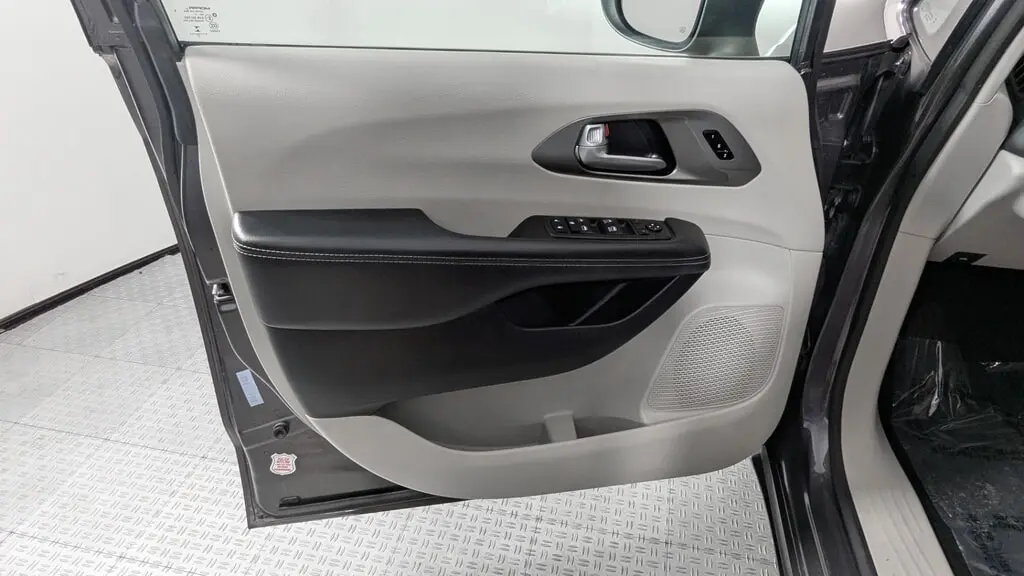 Florida Fine Cars - Used CHRYSLER PACIFICA 2023 ORLANDO TOURING L