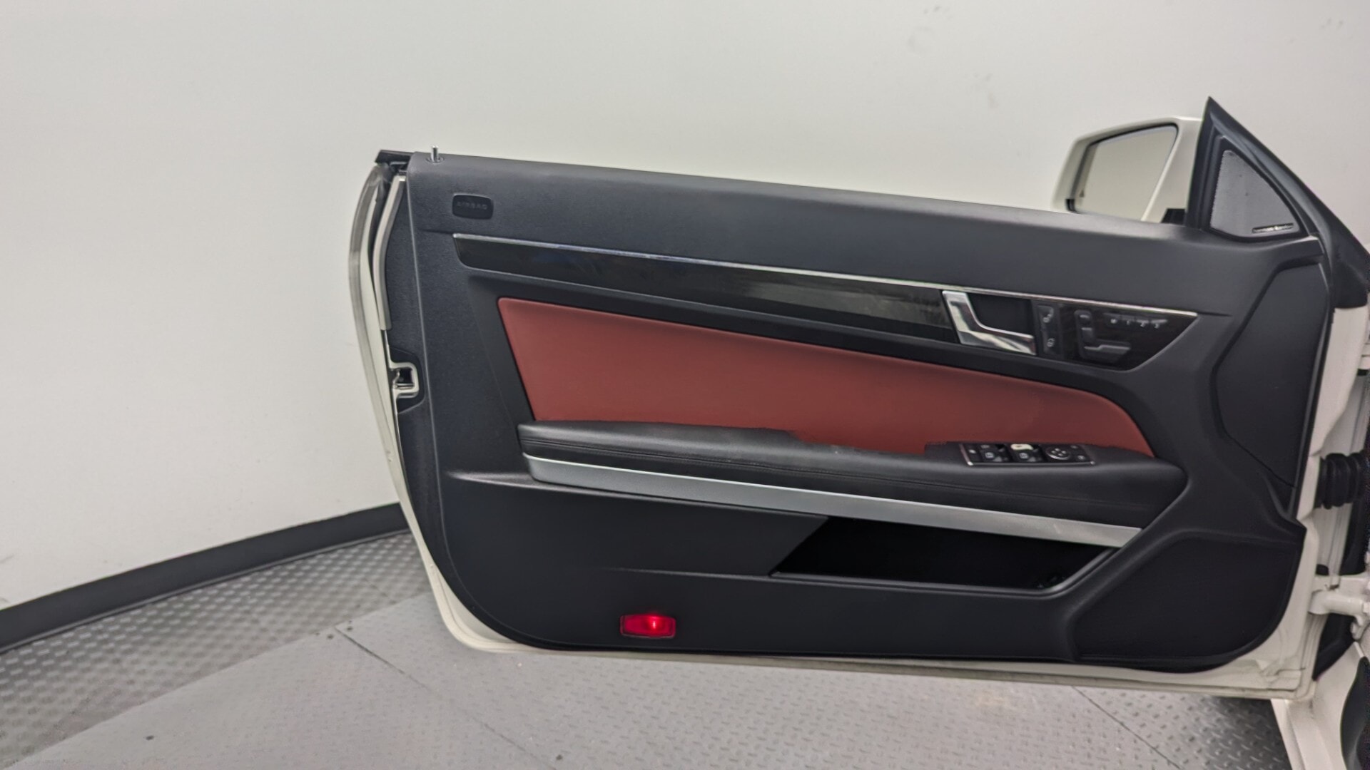 used vehicle - CONVERTIBLE MERCEDES-BENZ E-CLASS 2012