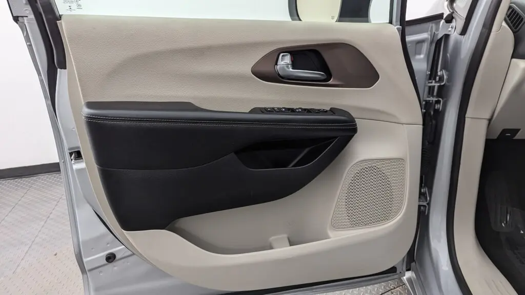 Florida Fine Cars - Used CHRYSLER VOYAGER 2023 MIAMI LX