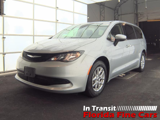 2023 CHRYSLER VOYAGERLX's photo