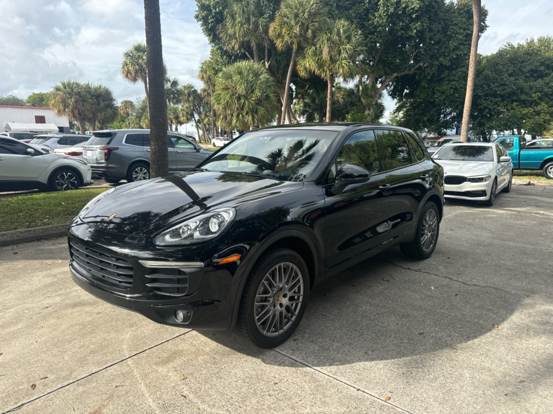 2016 Porsche Cayenne Base's photo