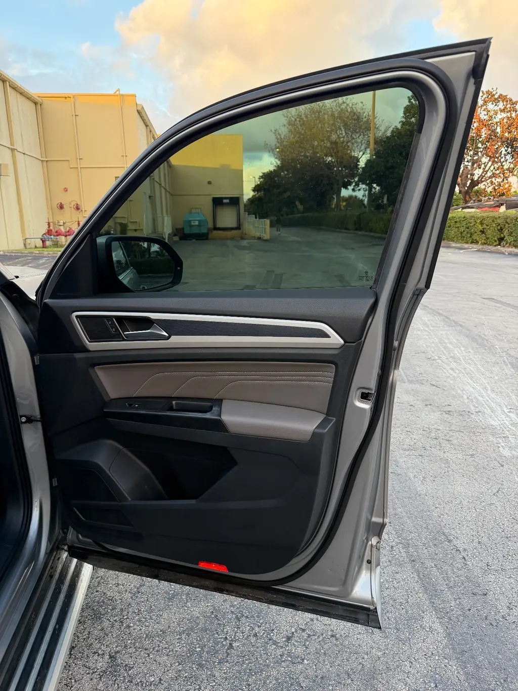 Florida Fine Cars - Used VOLKSWAGEN ATLAS 2021 MIAMI 3.6L V6 SE W/TECHNOLOGY R-LINE