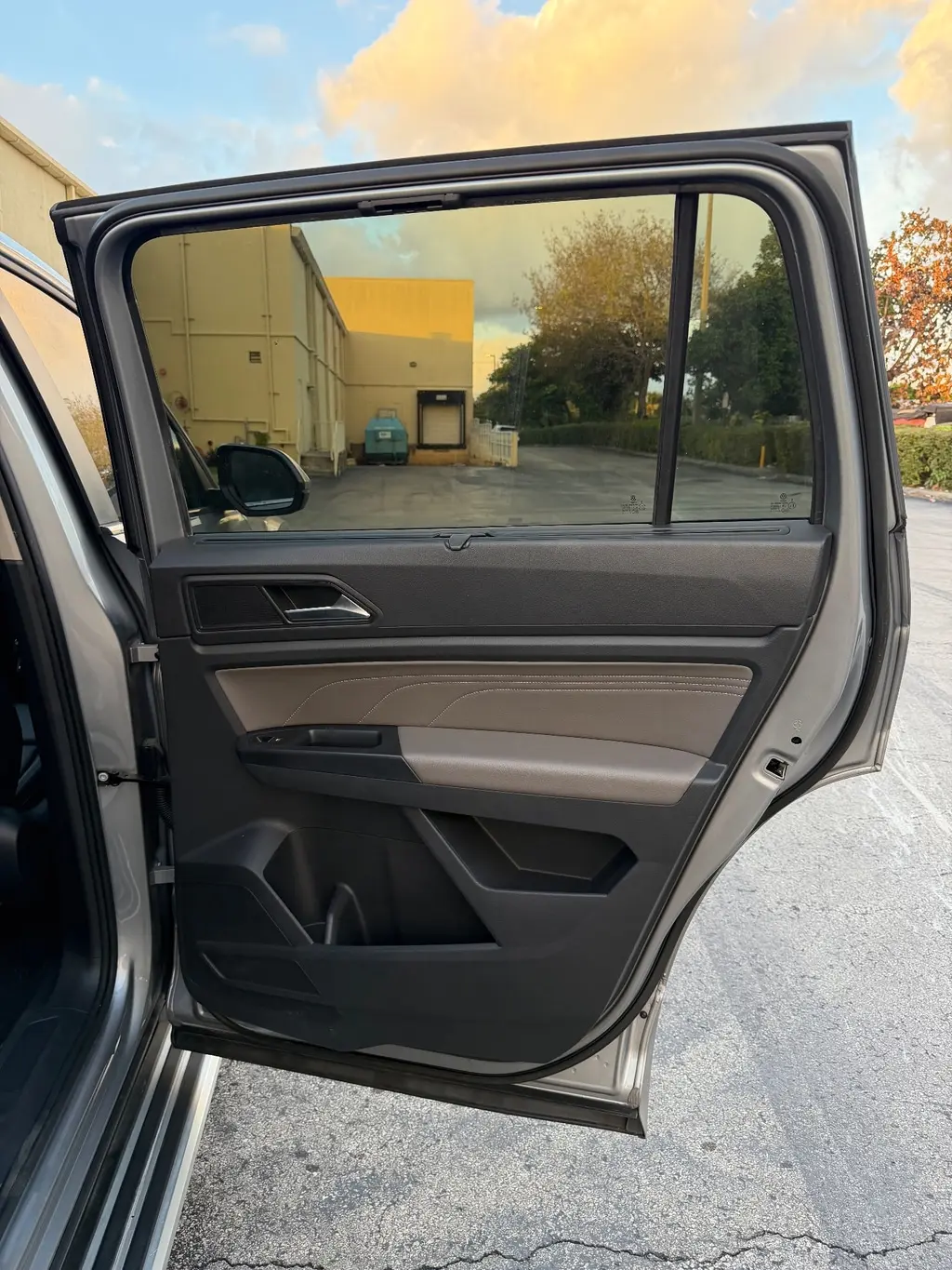 Florida Fine Cars - Used VOLKSWAGEN ATLAS 2021 MIAMI 3.6L V6 SE W/TECHNOLOGY R-LINE