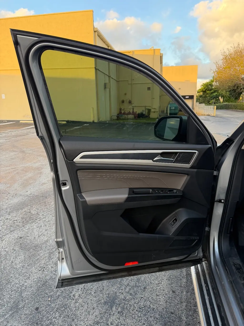 Florida Fine Cars - Used VOLKSWAGEN ATLAS 2021 MIAMI 3.6L V6 SE W/TECHNOLOGY R-LINE