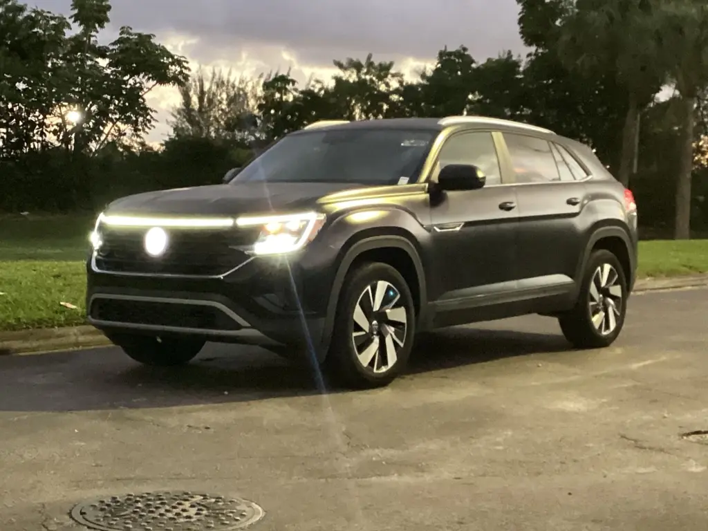 Florida Fine Cars - Used VOLKSWAGEN ATLAS CROSS SPORT 2024 MIAMI 2.0T SE W/TECHNOLOGY