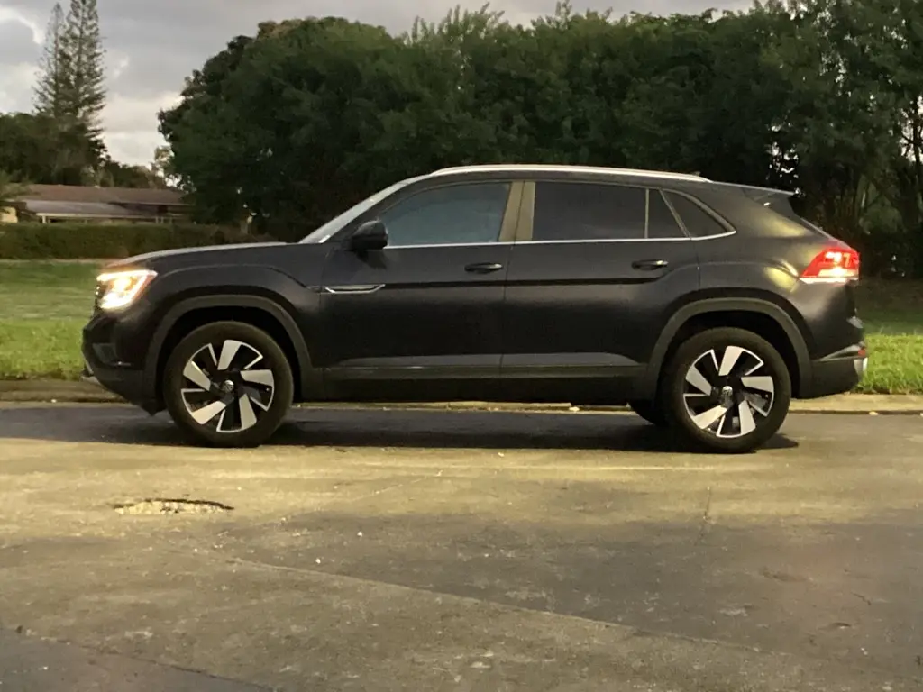 Florida Fine Cars - Used VOLKSWAGEN ATLAS CROSS SPORT 2024 MIAMI 2.0T SE W/TECHNOLOGY