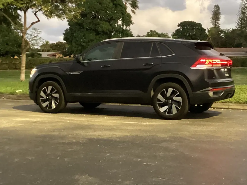 Florida Fine Cars - Used VOLKSWAGEN ATLAS CROSS SPORT 2024 MIAMI 2.0T SE W/TECHNOLOGY