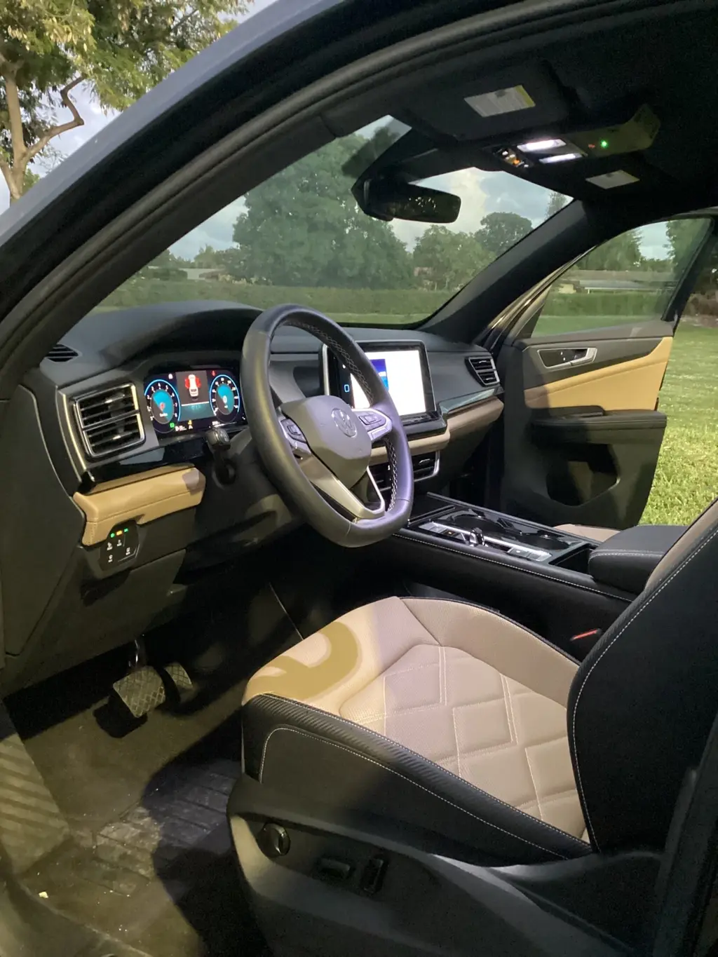 Florida Fine Cars - Used VOLKSWAGEN ATLAS CROSS SPORT 2024 MIAMI 2.0T SE W/TECHNOLOGY