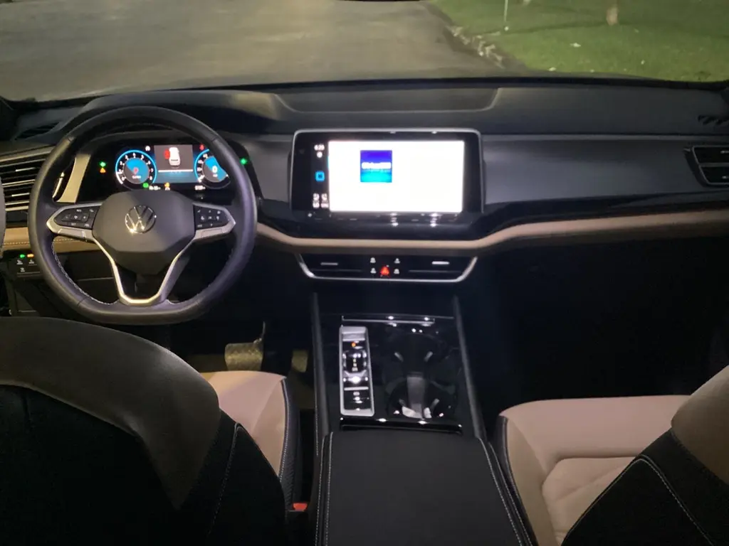 Florida Fine Cars - Used VOLKSWAGEN ATLAS CROSS SPORT 2024 MIAMI 2.0T SE W/TECHNOLOGY