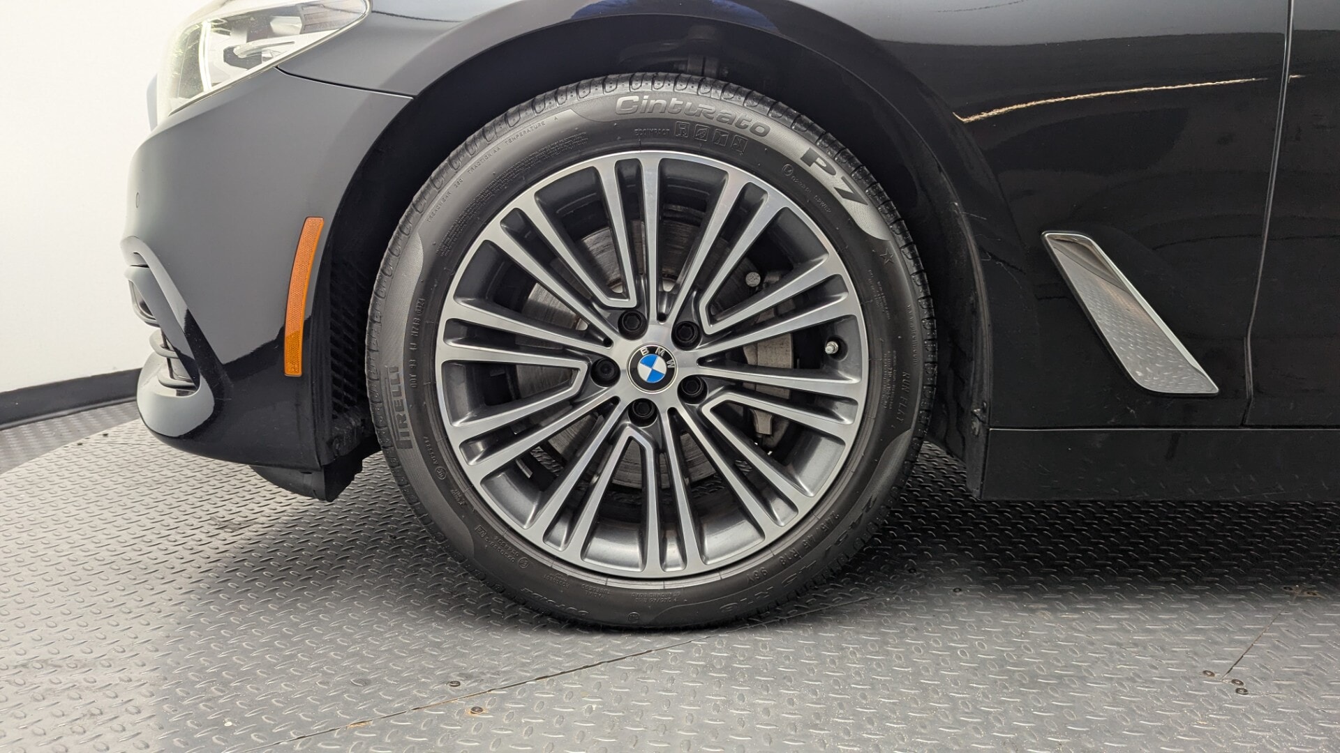 used vehicle - SEDAN BMW 5 SERIES 2018