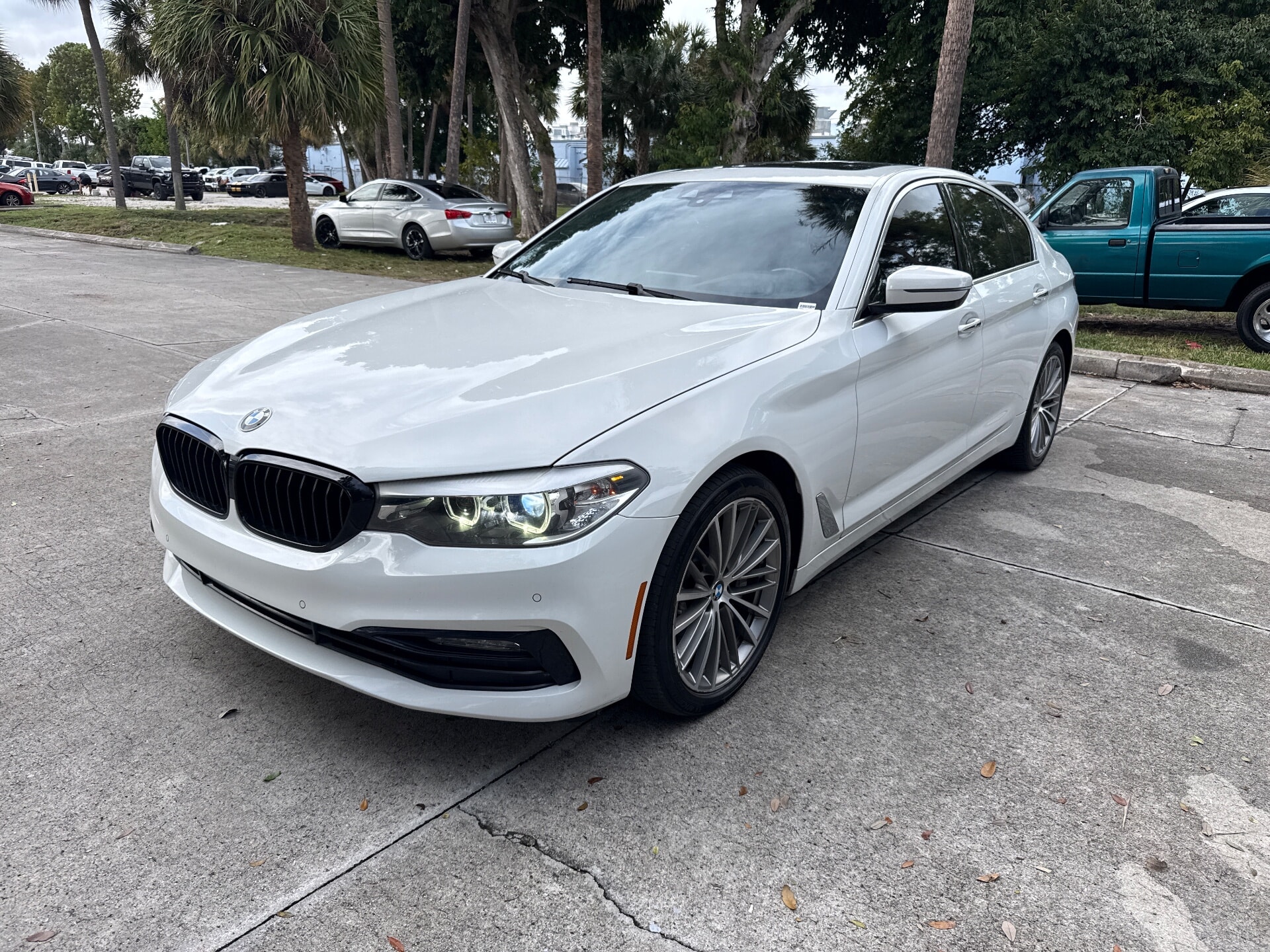 2018 BMW 5 Series 540i's photo