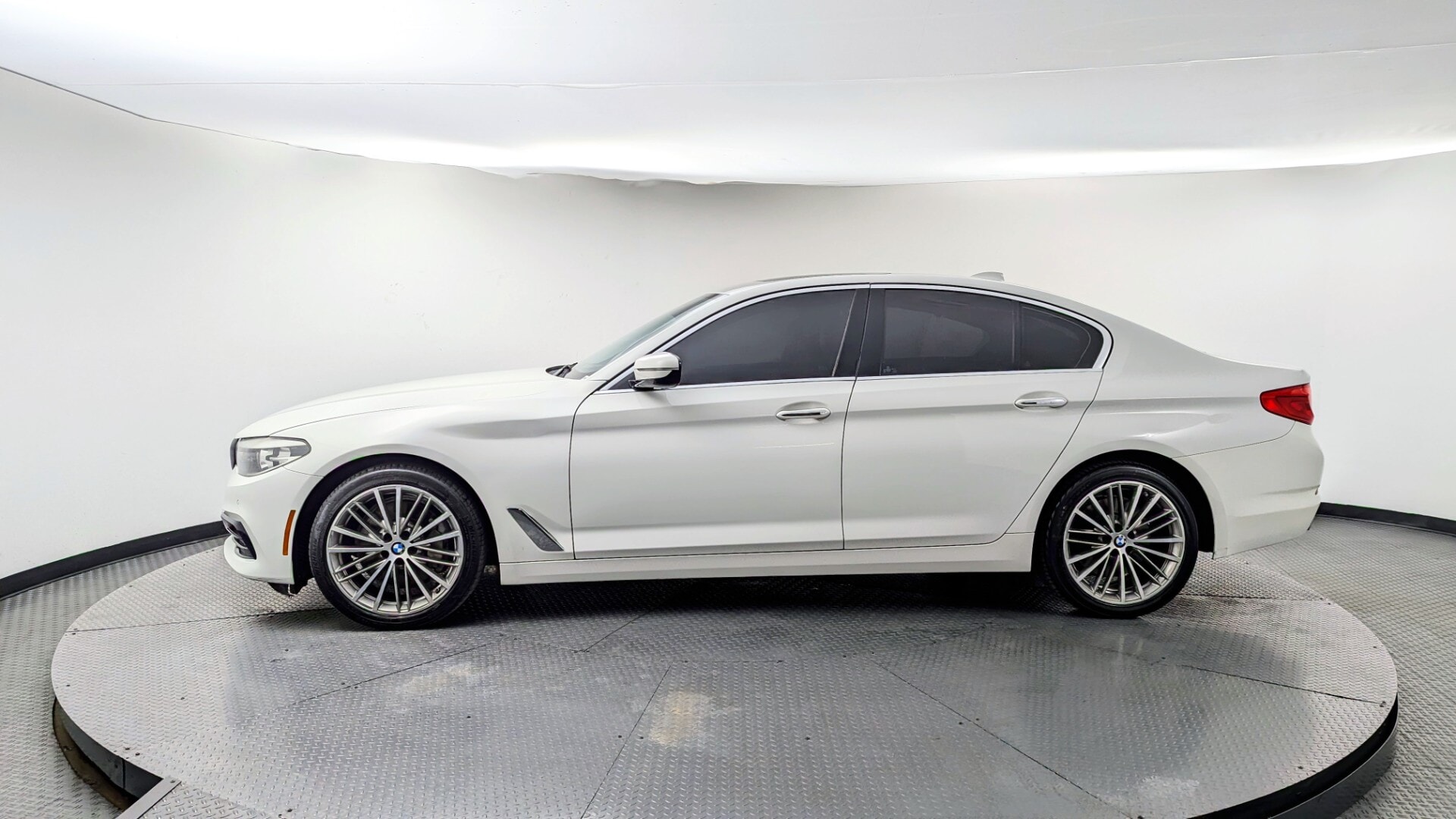 used vehicle - SEDAN BMW 5 SERIES 2018