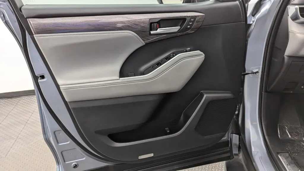 Florida Fine Cars - Used TOYOTA HIGHLANDER 2023 MARGATE PLATINUM