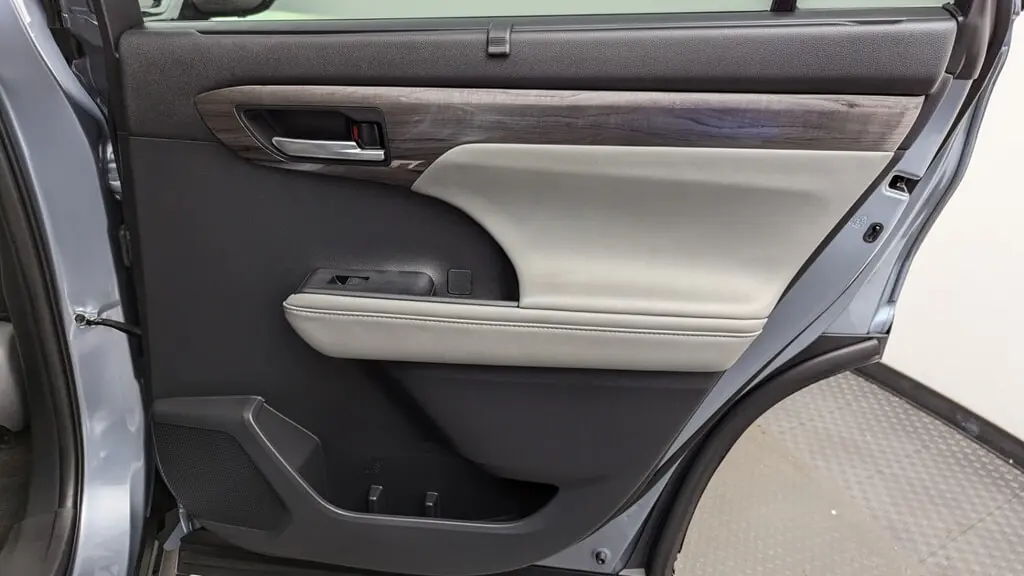 Florida Fine Cars - Used TOYOTA HIGHLANDER 2023 MARGATE PLATINUM