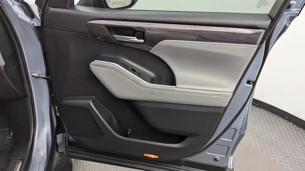 Florida Fine Cars - Used TOYOTA HIGHLANDER 2023 MARGATE PLATINUM