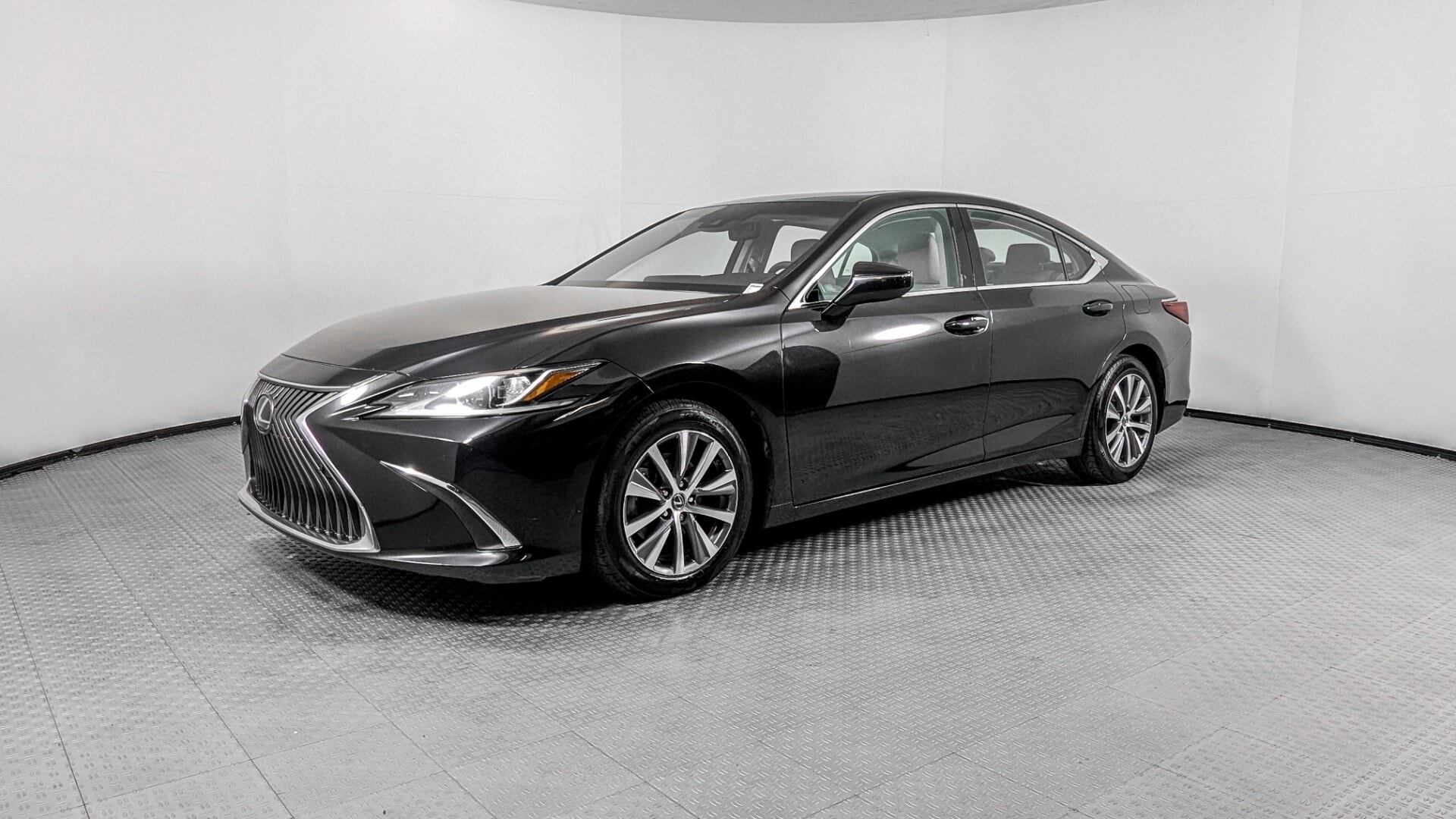 2019 Lexus ES 350's photo