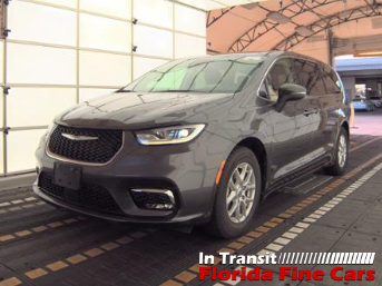 2023 Chrysler Pacifica Touring L's photo