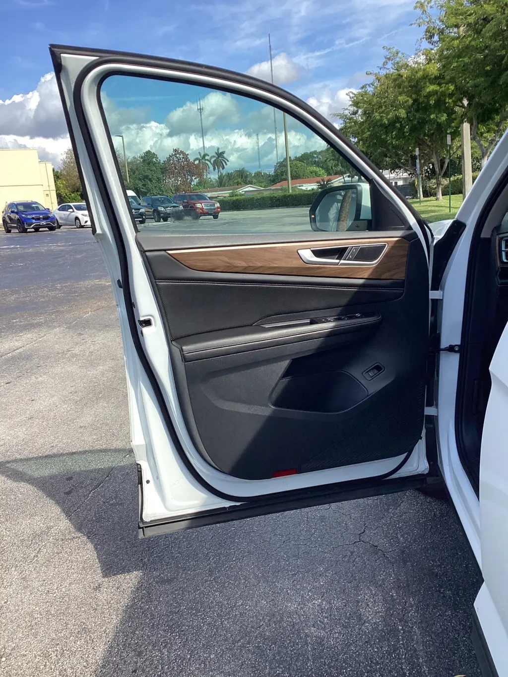 Florida Fine Cars - Used VOLKSWAGEN ATLAS 2024 WEST PALM 2.0T SE W/TECHNOLOGY