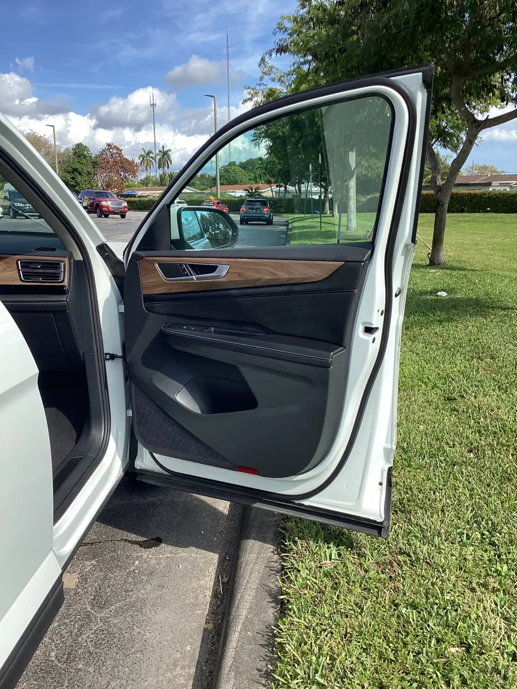 Florida Fine Cars - Used VOLKSWAGEN ATLAS 2024 WEST PALM 2.0T SE W/TECHNOLOGY