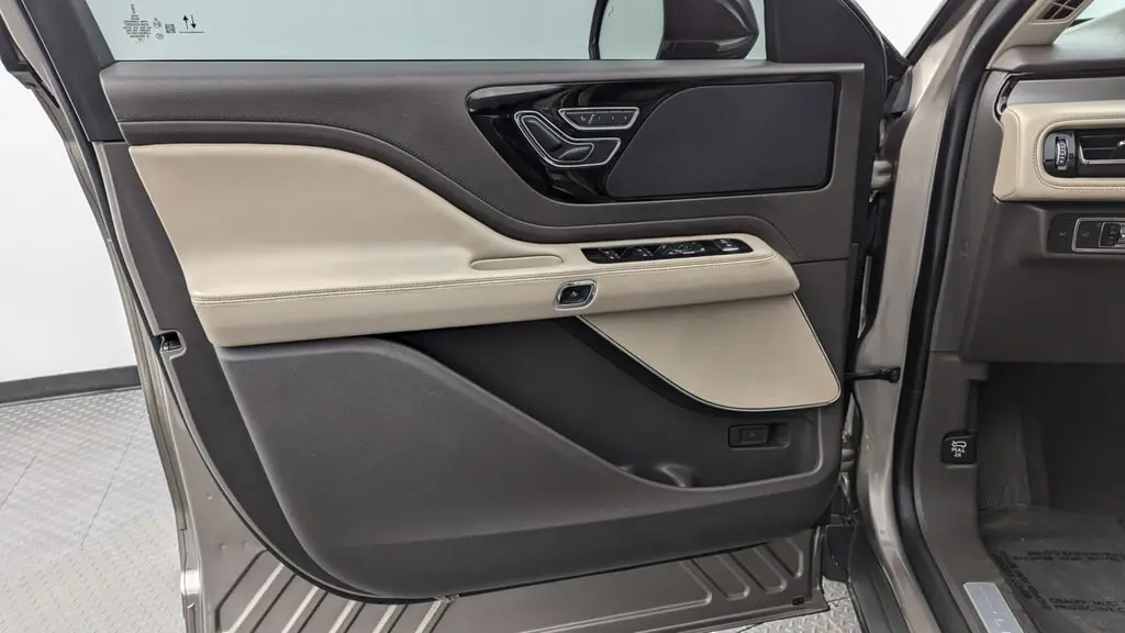 Florida Fine Cars - Used LINCOLN AVIATOR 2021 MIAMI STANDARD