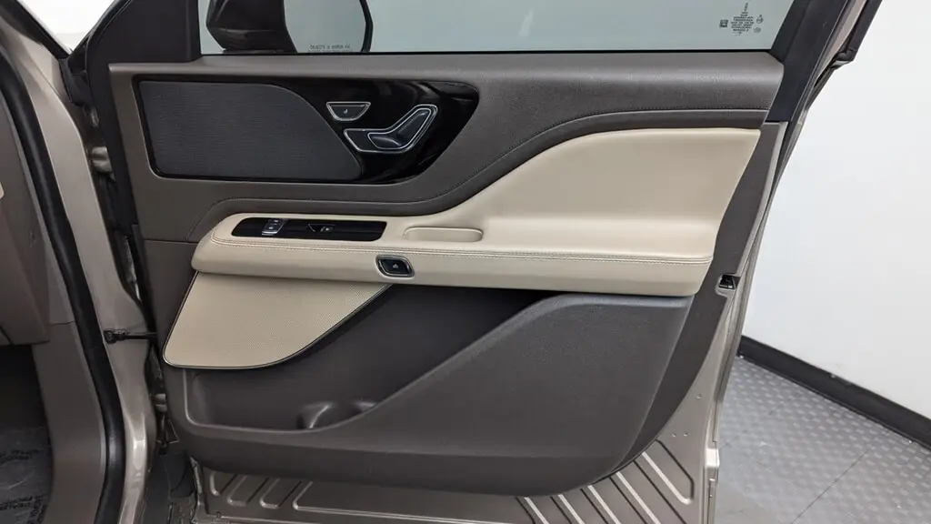 Florida Fine Cars - Used LINCOLN AVIATOR 2021 MIAMI STANDARD