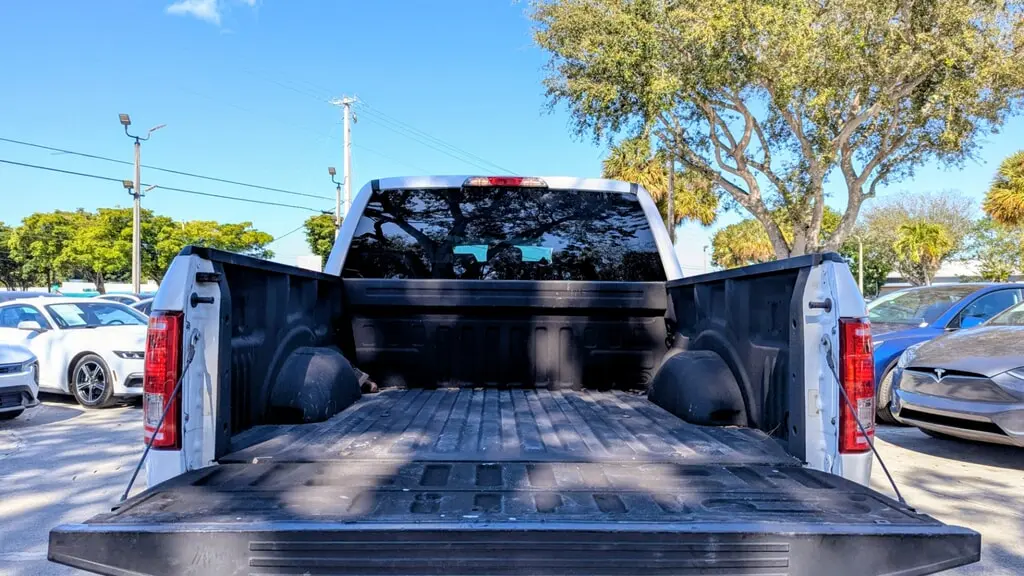 Florida Fine Cars - Used FORD F-150 2017 WEST PALM XLT SUPERCREW 5.5' BOX
