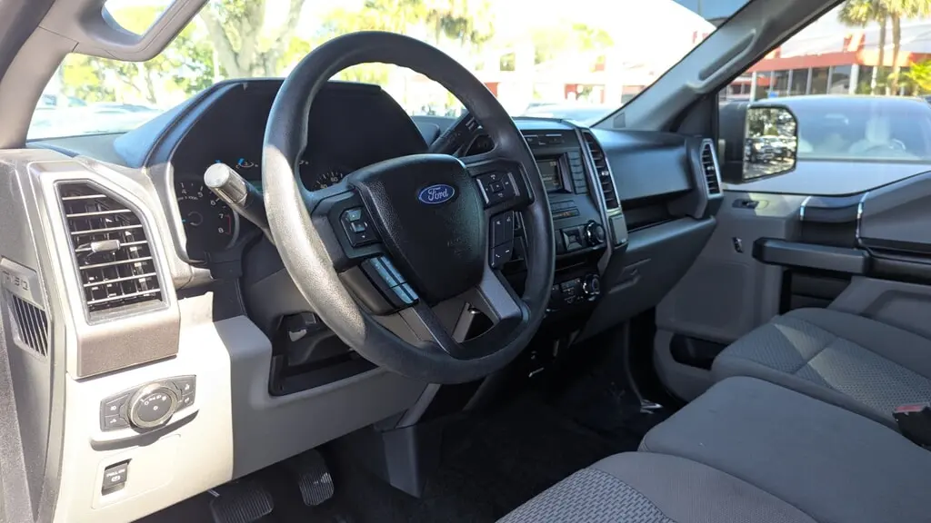 Florida Fine Cars - Used FORD F-150 2017 WEST PALM XLT SUPERCREW 5.5' BOX