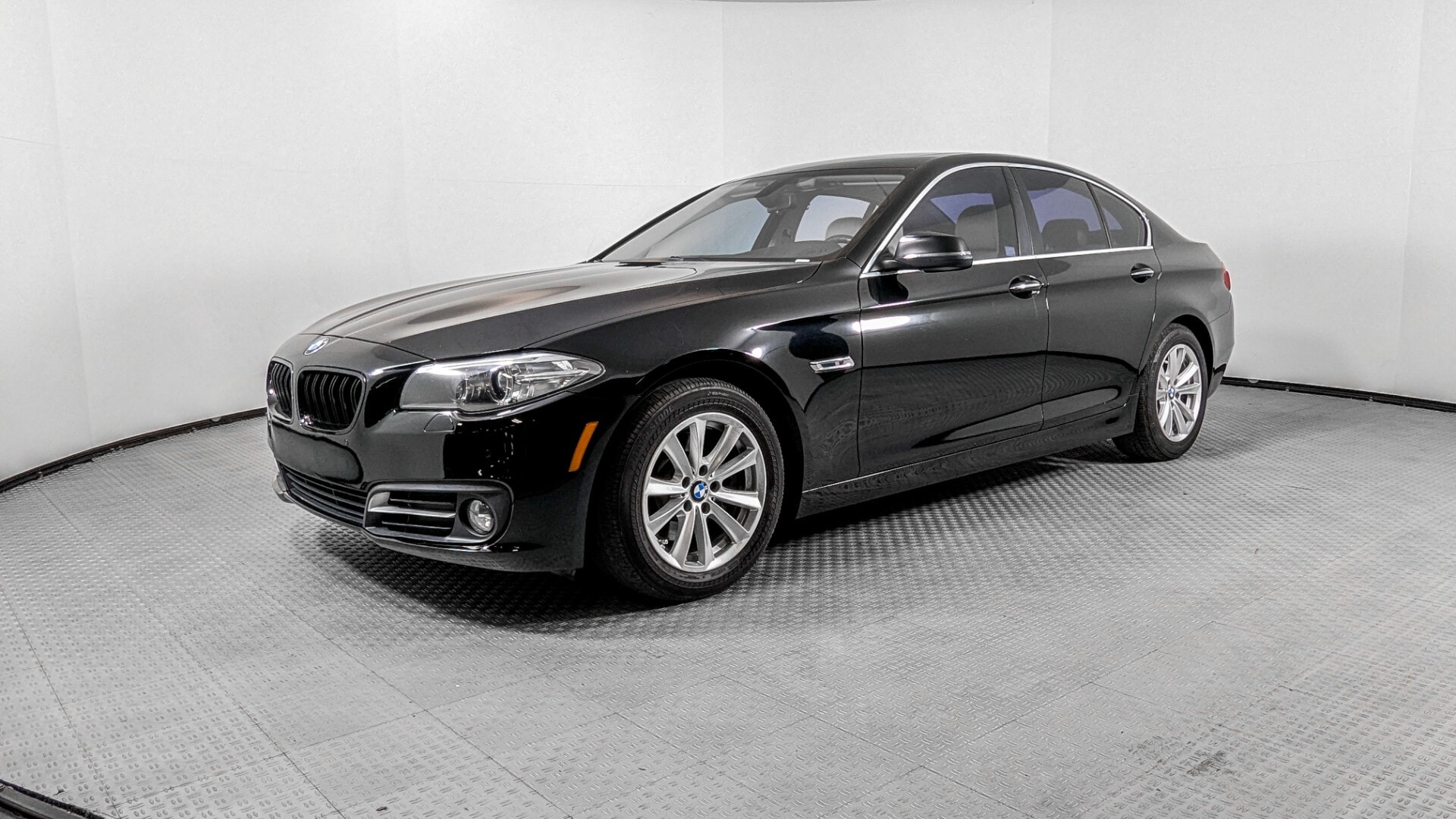 2016 BMW 5 Series 528i